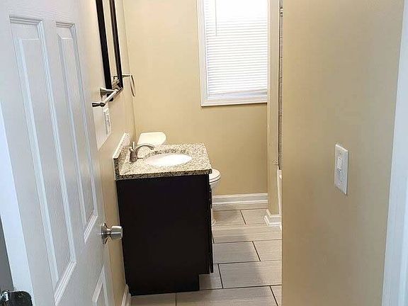 2nd image of 6635 S Maplewood Ave #2