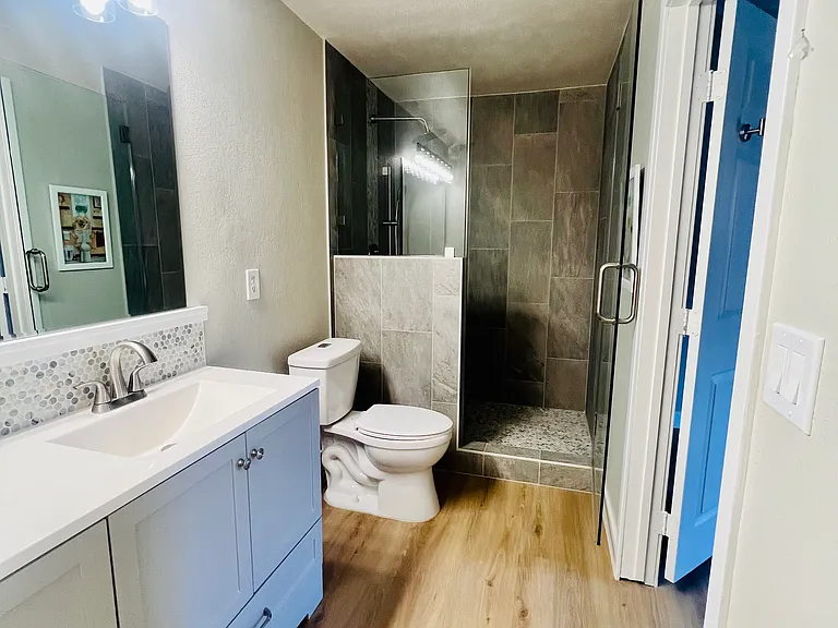 8555 W Russell Rd #1002 — Photo 23