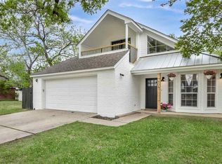 406 Meadowlakes Dr, Meadowlakes, TX 78654