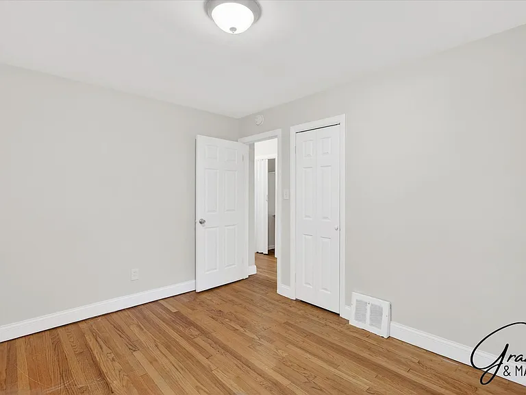 8254 W Pkwy — Photo 15
