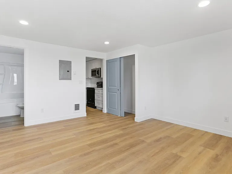 1407 W Marina Dr #2 — Photo 5