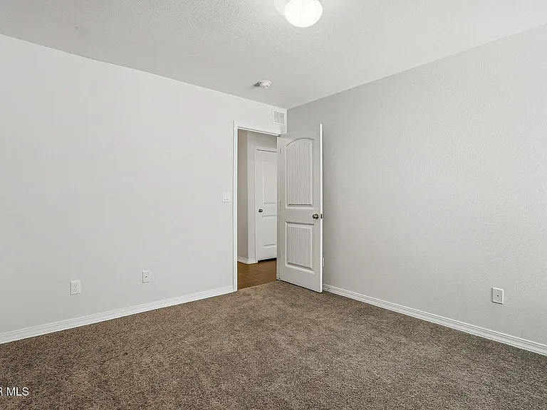 11381 Bullseye St — Photo 35