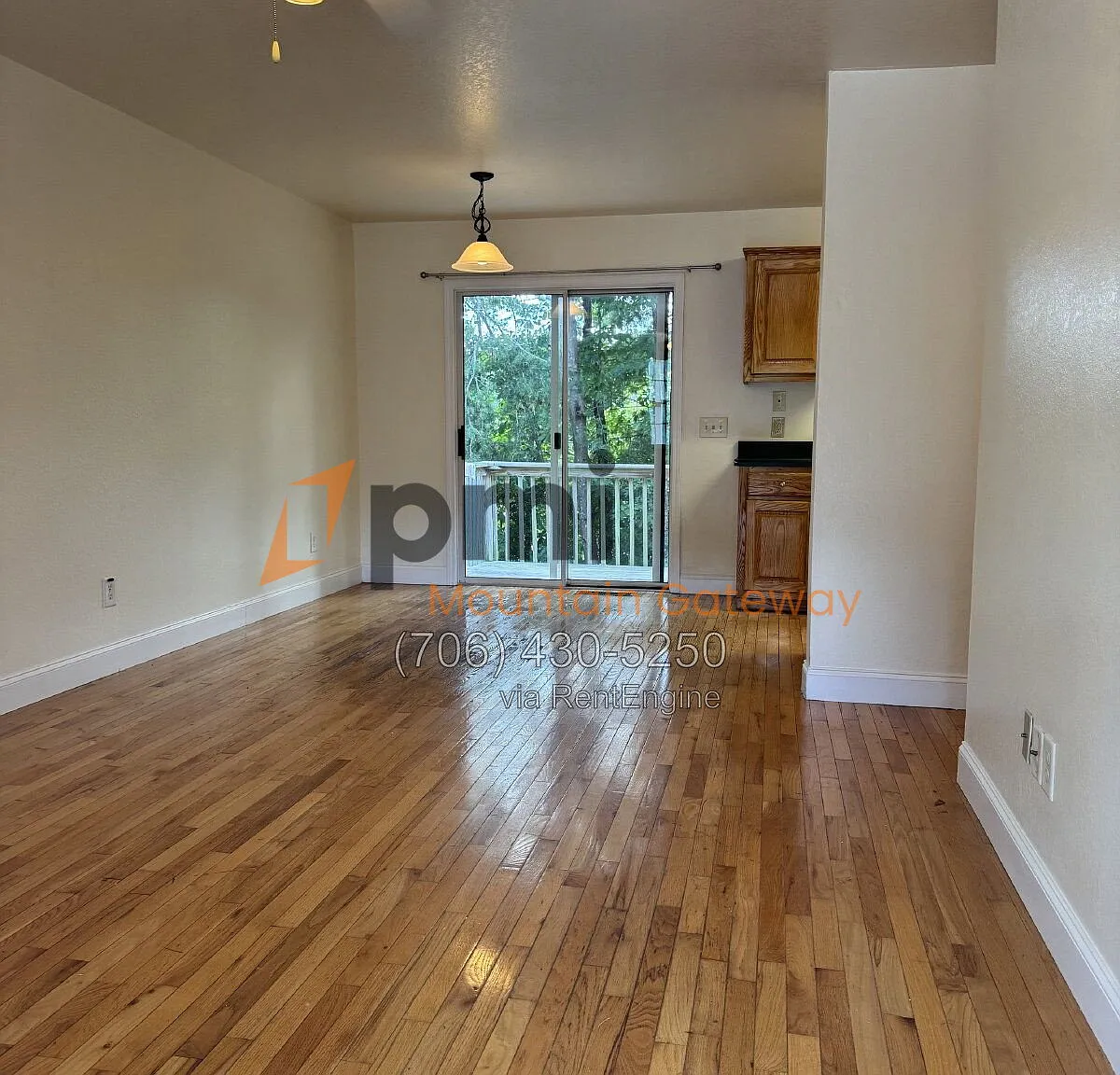 2 bed, 1.5 bath, 816 sqft, $1,000 — Photo 2