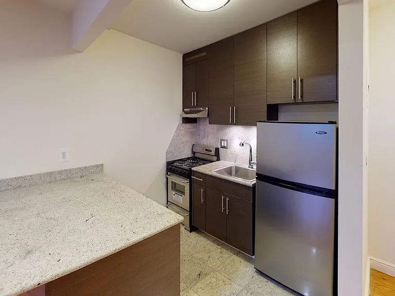 50 Prince St #5B — Photo 4