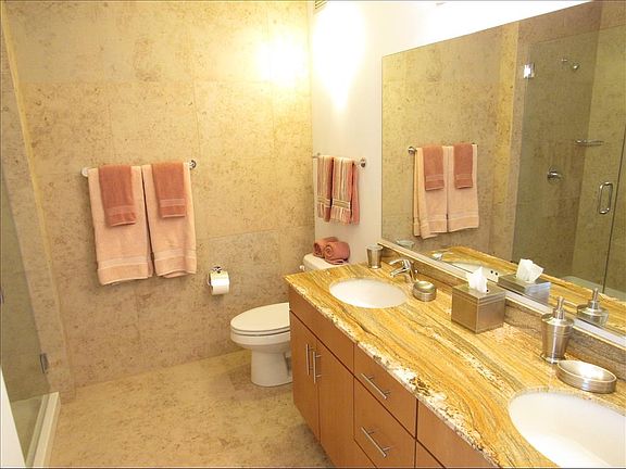 3rd image of 203 E Illinois St #1B