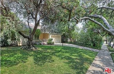 3rd image of 1690 Las Flores Ave