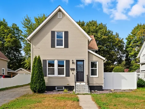 45 Meadow St, Ludlow, MA 01056