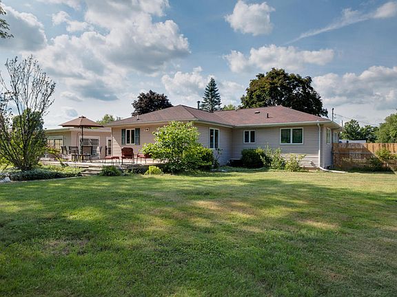 5th image of 111 Crosby Dr