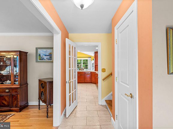 4th image of 16 Saint Ives Dr