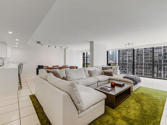 2nd image of 1915 Brickell Ave APT C1404