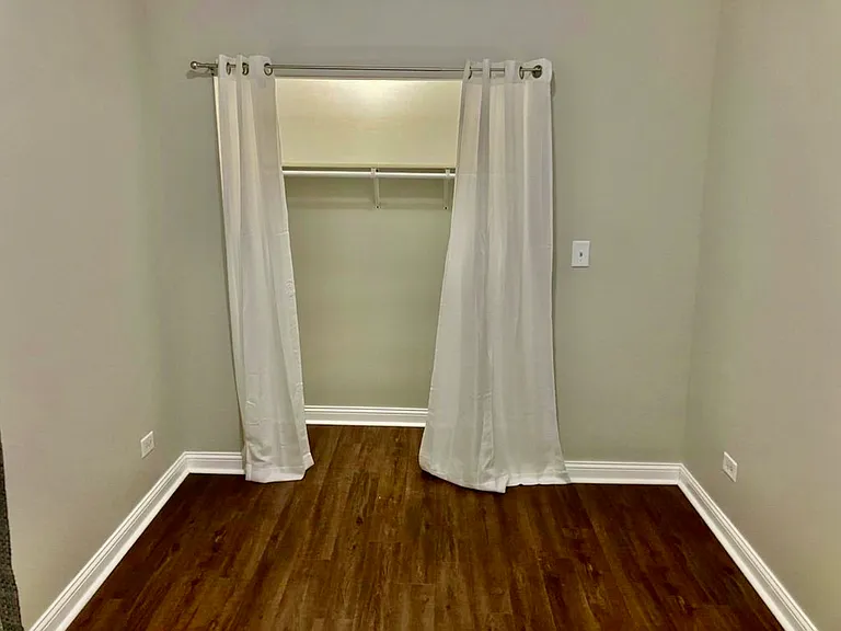 6138 S Ingleside Ave #2 — Photo 6