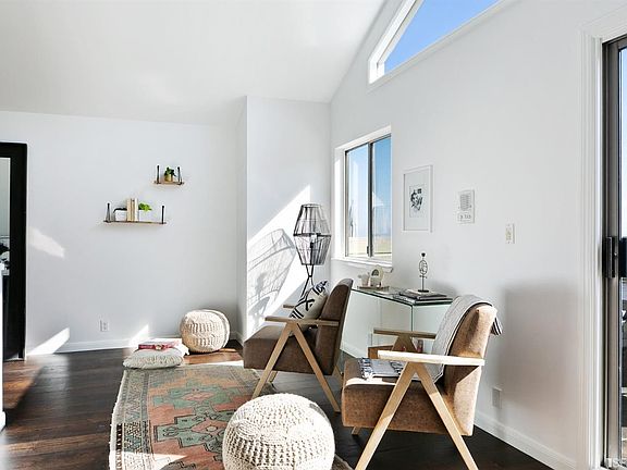 2nd image of 216 Roosevelt Way
