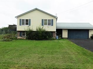 862 Bellsqueeze Rd, Clinton, ME 04927