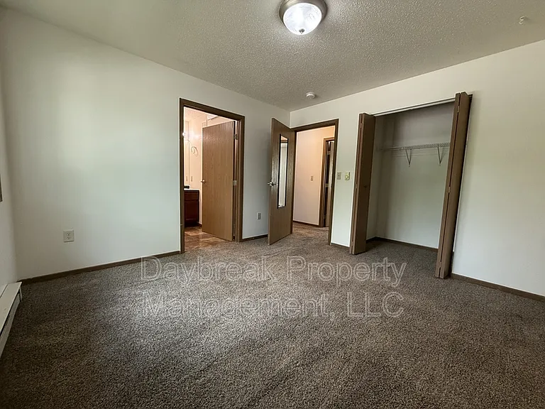331 16th St S #9 — Photo 16