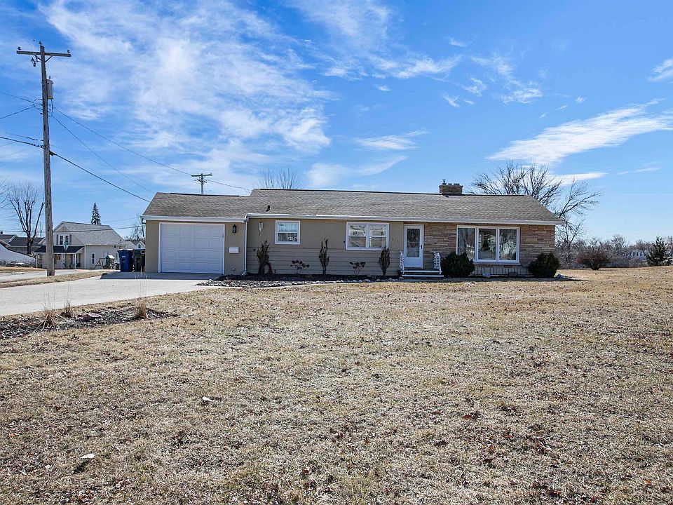 1st image of 413 Madison St