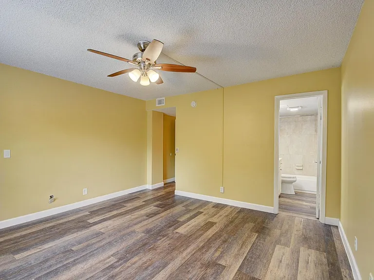 890 N Federal Hwy #103 — Photo 20