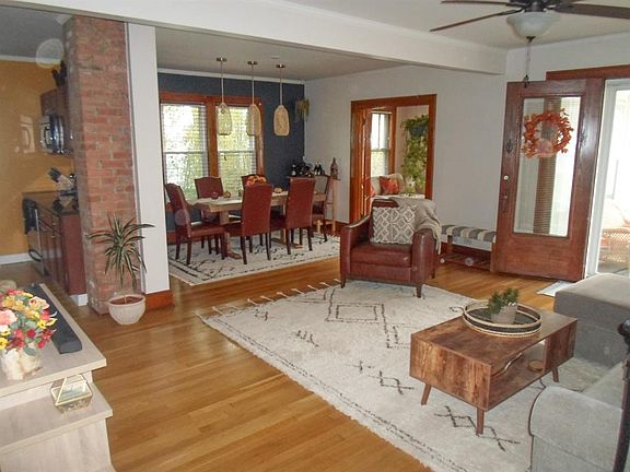 2nd image of 51 Lincoln Ave