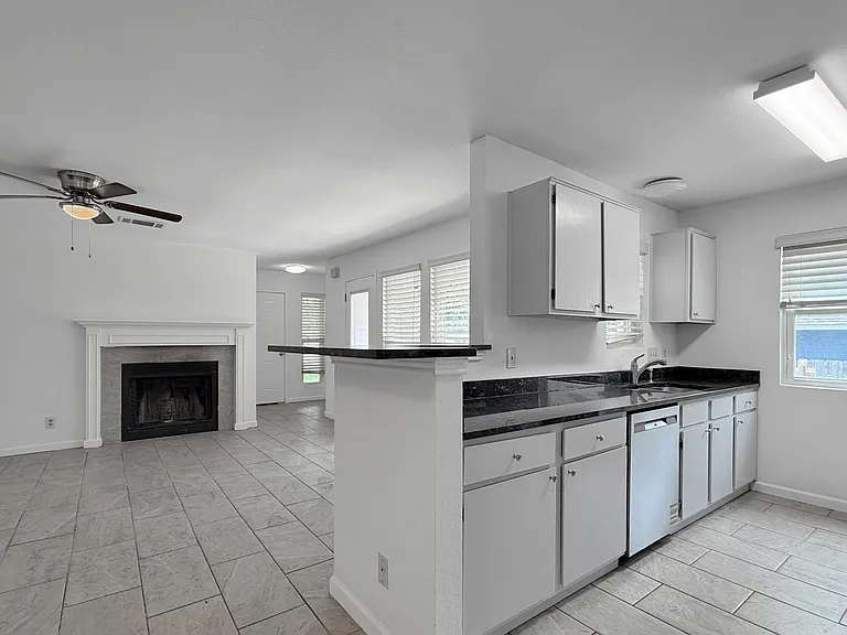 403 Fantail Loop #A — Photo 7