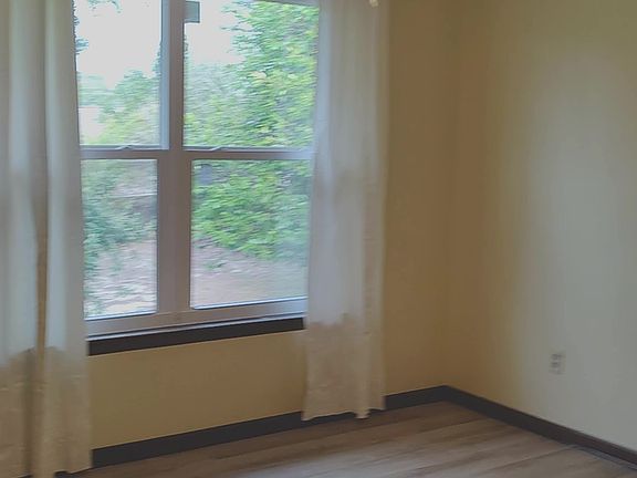 5th image of 1319 Redwood Ln
