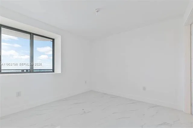 700 NE 24th St #5405 — Photo 16