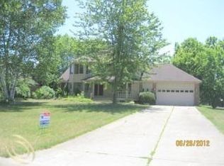 4075 Cherry Garden Dr, Commerce Township, MI 48382