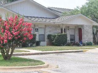 1100 W Haynie St #1068, Llano, TX 78643