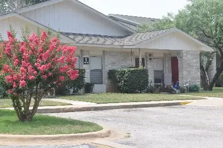 Llano Square Apartments Photo 1