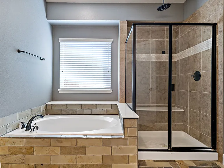 6523 Prairie Flower Trl — Photo 31