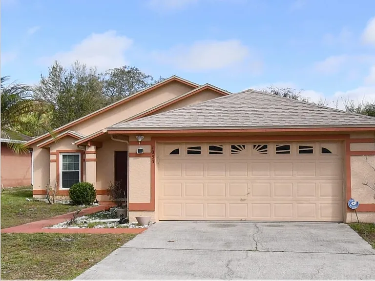 1053 Sugarberry Trl — Photo 1