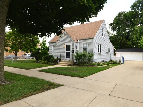 1529 N 33rd Ave, Melrose Park, IL 60160