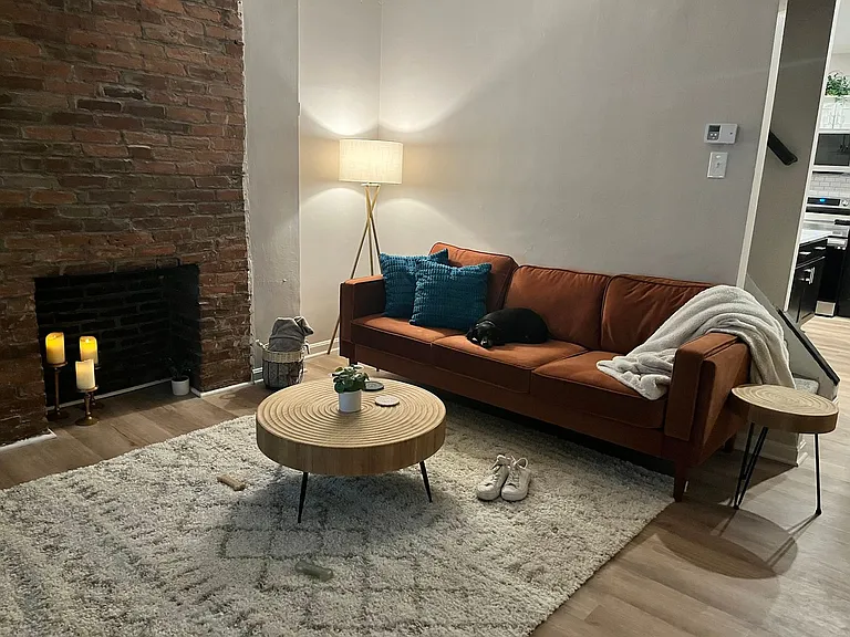 2BR/1BA Townhouse in Central Northside! September 1 Move in! — Photo 2
