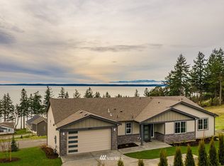 2043 Saratoga View Ln, Oak Harbor, WA 98277