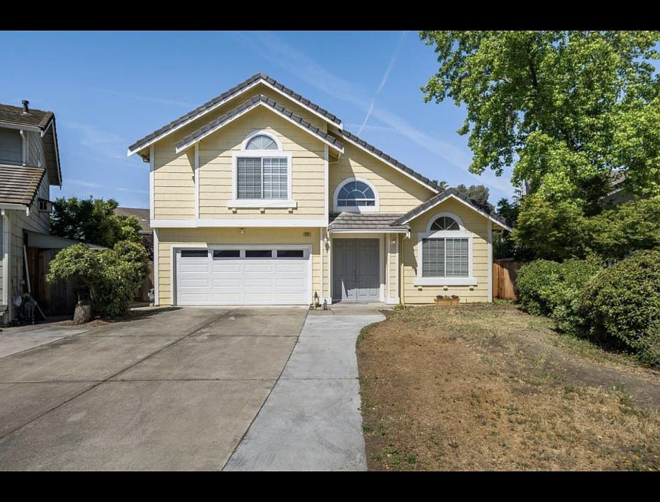 1st image of 273 Prairiewood Ct
