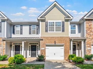 422 Manor Row, Pleasant View, TN 37146