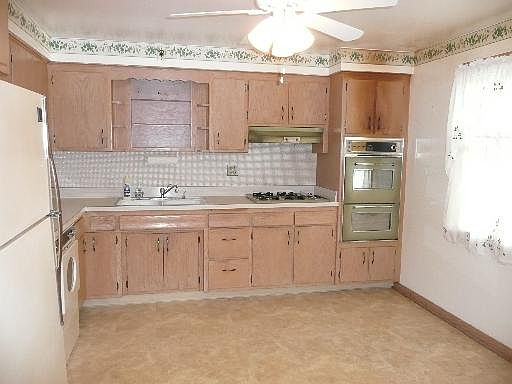 3rd image of 6538 N Northwest Hwy APT 1F