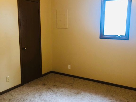 4th image of 613 W 12th St APT B