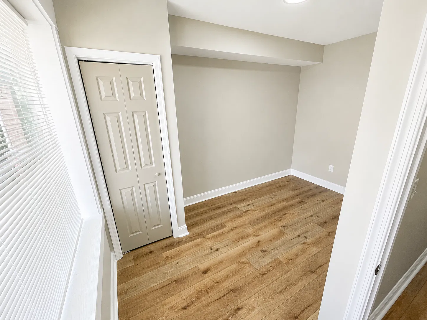 3 bed, 1418 sqft, $1,975 — Photo 3