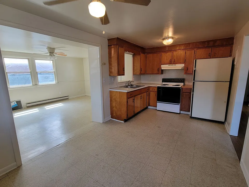 4 Willard St #A-B