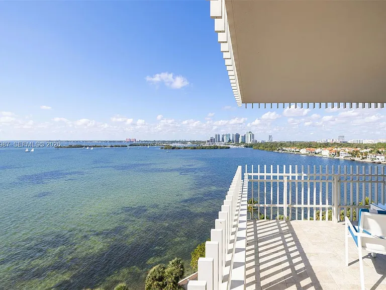 1 Grove Isle Dr #A1102 — Photo 1