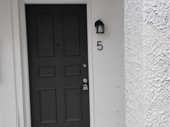 116 SW Jefferson Cir N #5, Saint Petersburg, FL 33703