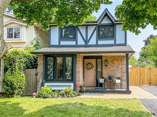 4 Balmoral Ct, Haldimand County, ON N3W 1E6