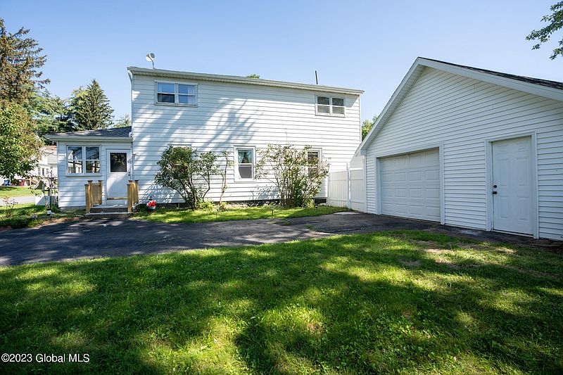3rd image of 350 Stanford Avenue