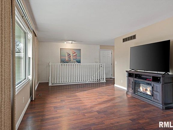 5th image of 117 James Ct