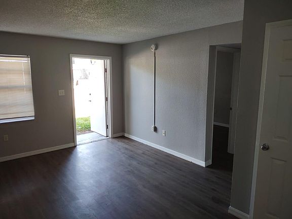 4th image of 14230 Lucerne Dr