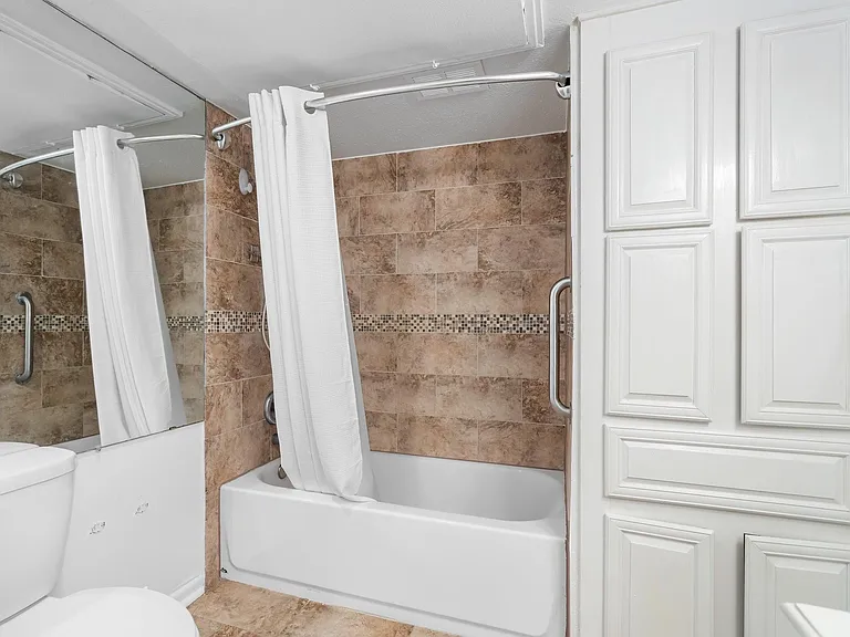 438 Yacht Club Dr #C — Photo 14