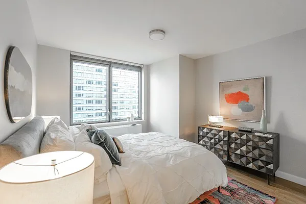 Rented by Bond New York | media 3