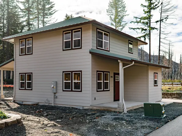 51680 Rose St, Blue River, OR 97413