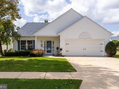 4 Lantern Ln, Columbus, NJ, 08022