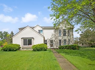 1212 Harwood Cir, Saline, MI