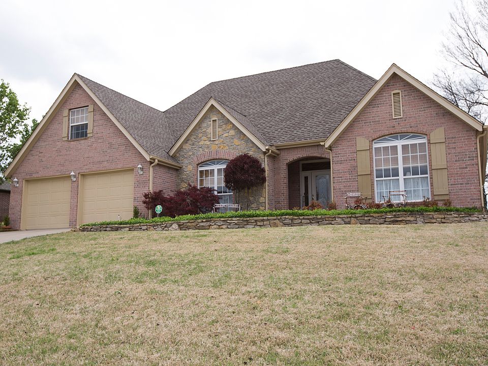 Beautiful home near golf course